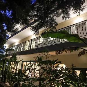Spanos Anna's Πολύχρονο